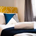Pleasant Hill - Tv In Every Bedroom!